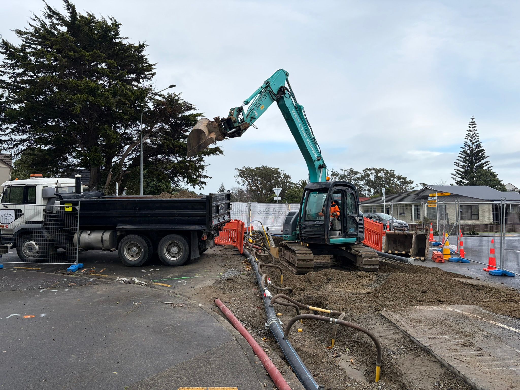 West Coast Pipelines crew on a civil drainage project on the Kapiti Coast
